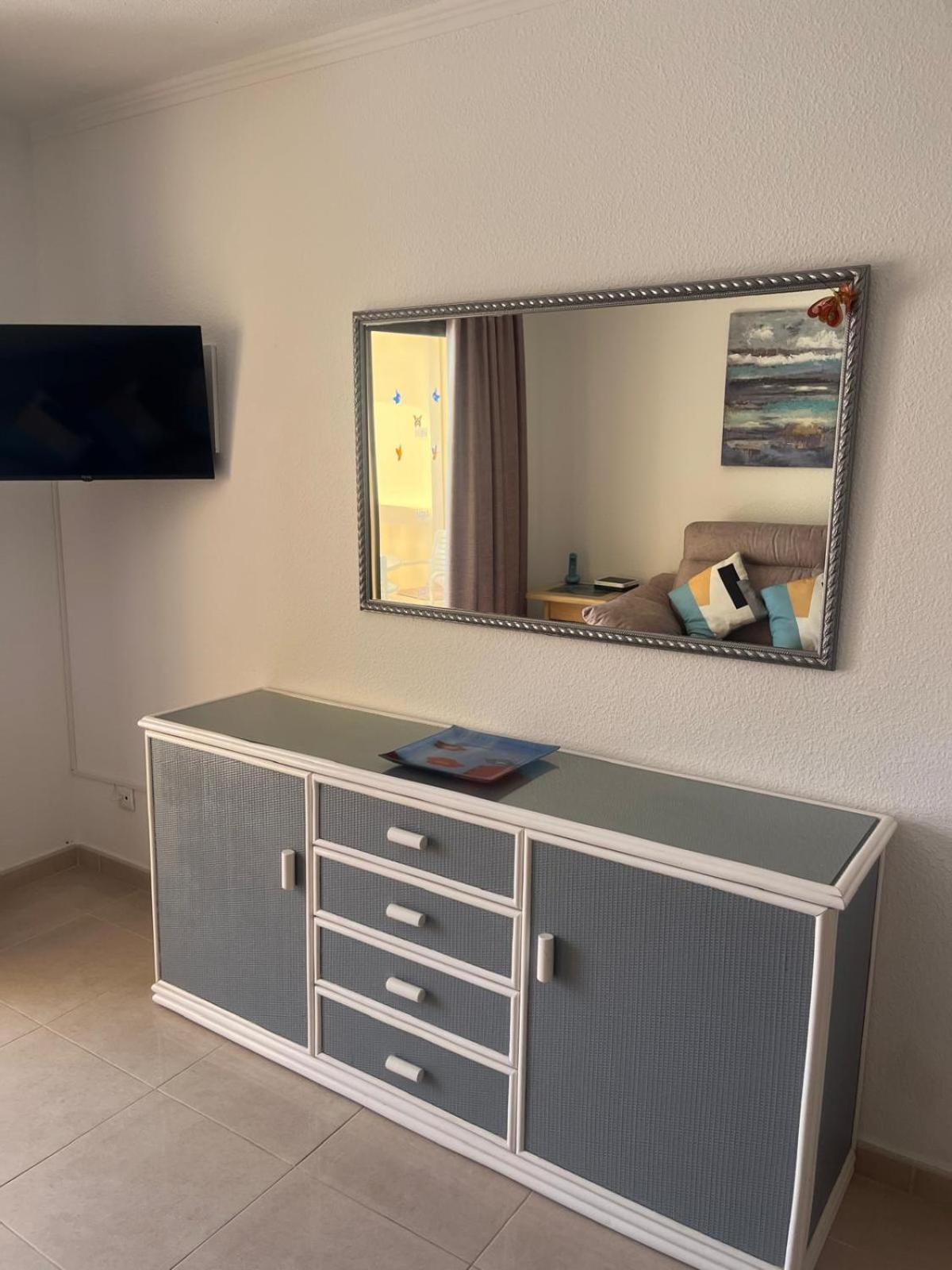 Castle Margherita'S Apartments Los Cristianos  Eksteriør billede