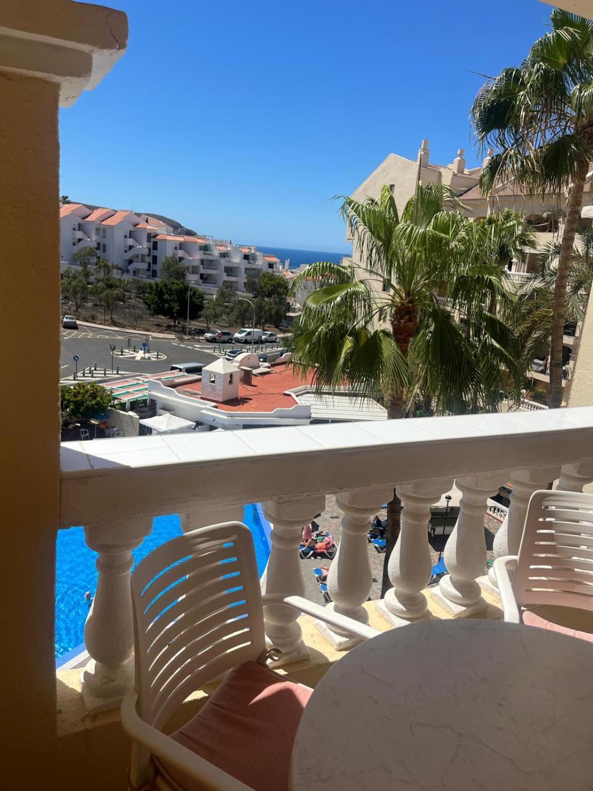 Castle Margherita'S Apartments Los Cristianos  Eksteriør billede