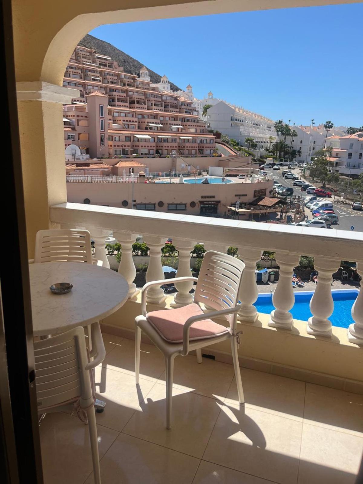 Castle Margherita'S Apartments Los Cristianos  Eksteriør billede