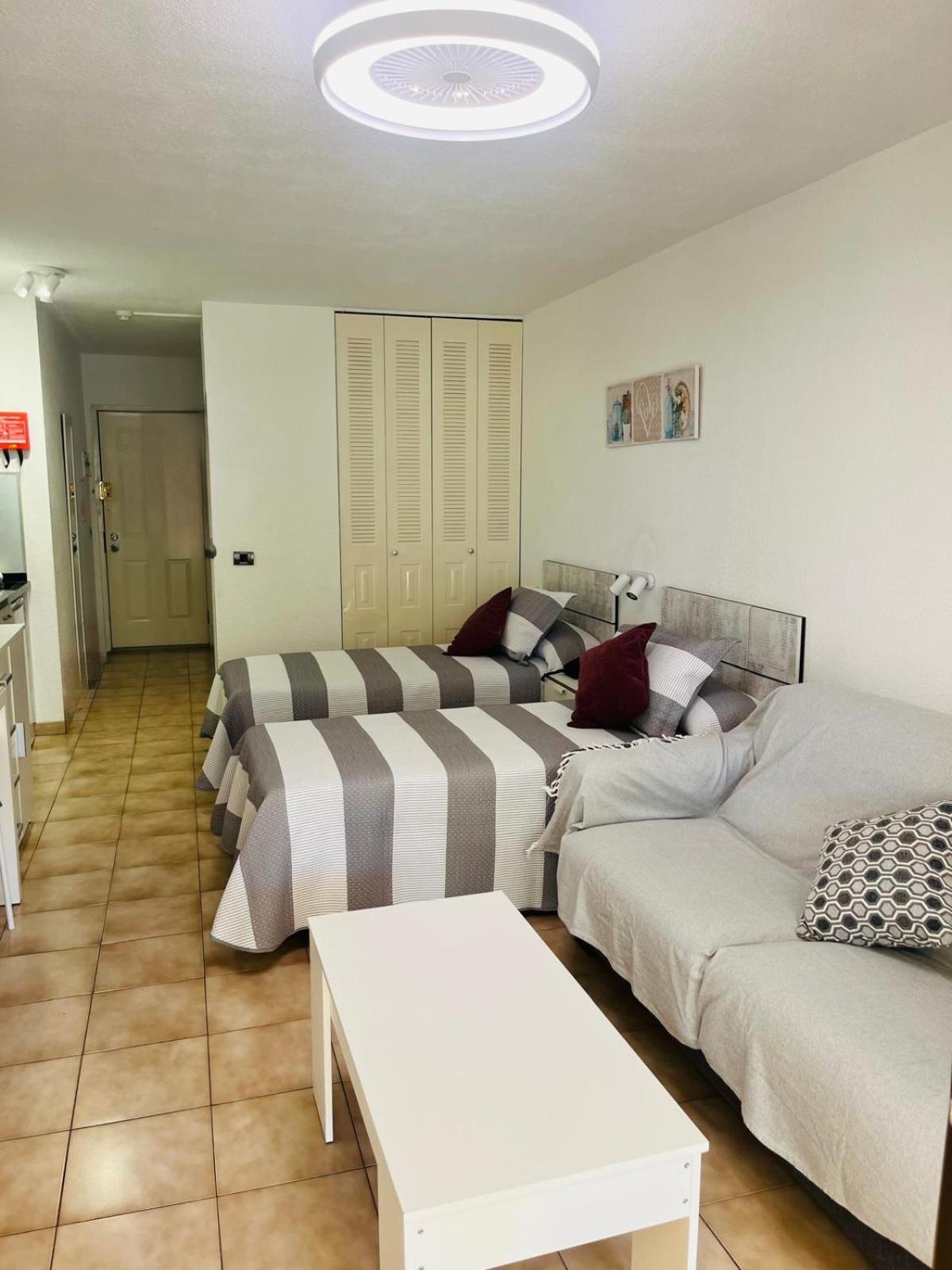 Castle Margherita'S Apartments Los Cristianos  Eksteriør billede