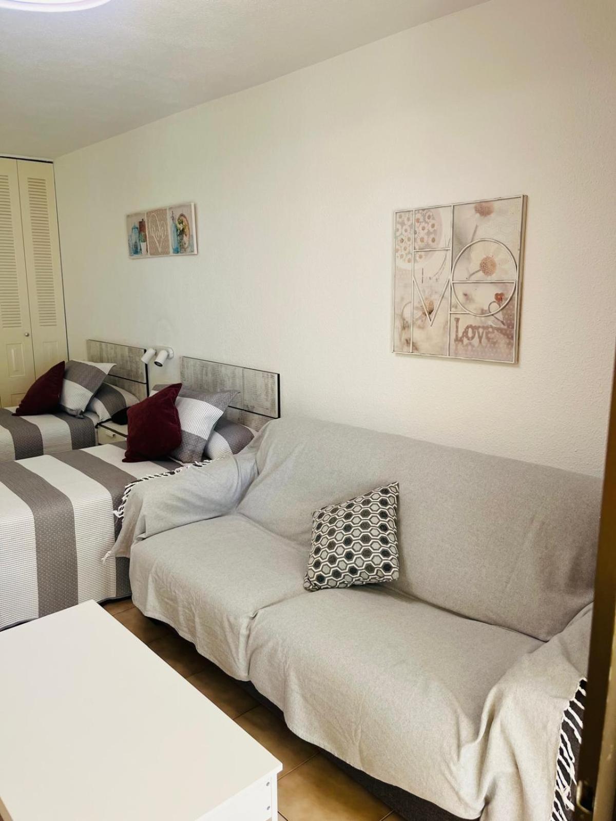 Castle Margherita'S Apartments Los Cristianos  Eksteriør billede