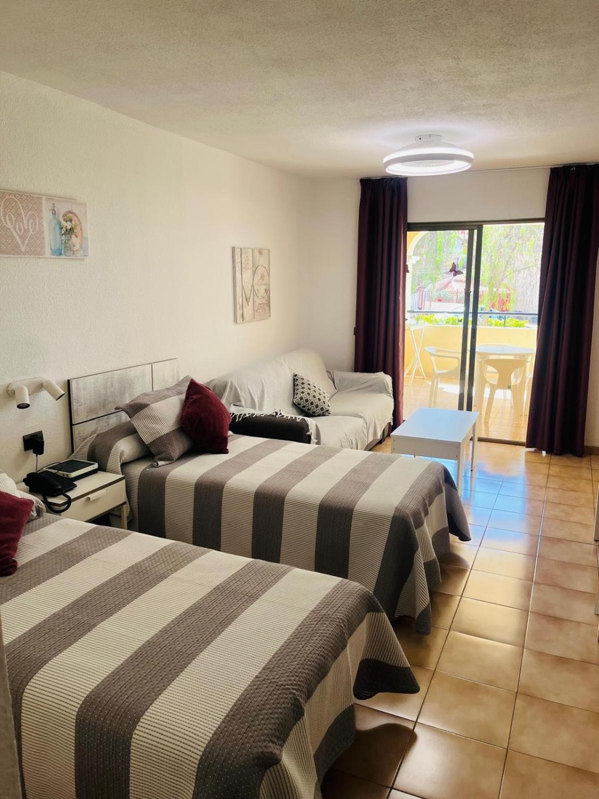 Castle Margherita'S Apartments Los Cristianos  Eksteriør billede
